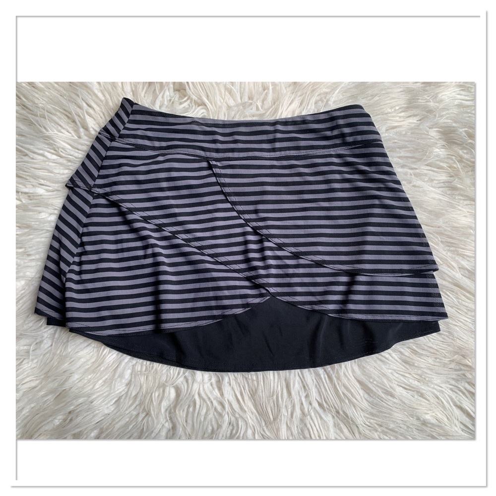 Title Nine Power Mesh Skort Gray Black Striped Size Small